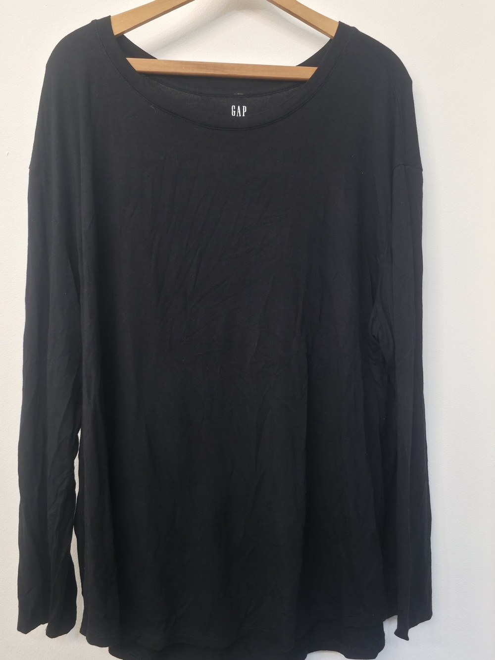 GAP Black Long Sleeve Tee